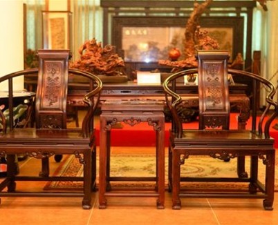 北京红酸枝双人床回收红酸枝顶箱柜回收红酸枝圈椅回收红酸枝沙发回收